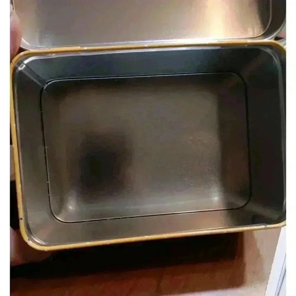 MARY ENGELBREIT "Less Egg! More Nog! 6¼×4¼×2¾ Christmas Hinged‎ Tin Box 2012 - Picture 8 of 8